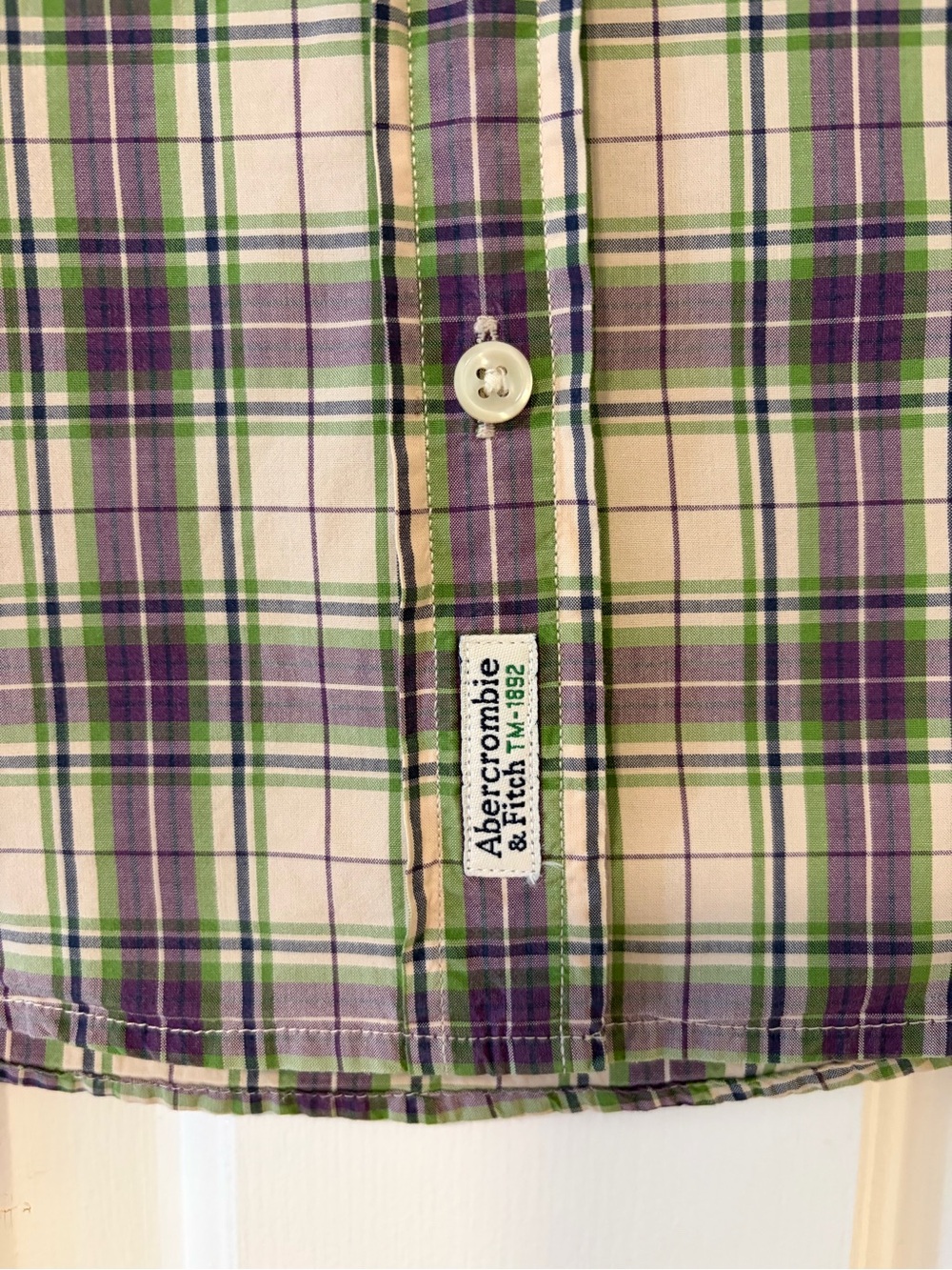 Abercrombie & Fitch Short-Sleeve Plaid Button-Down — Green & Purple- Size M - Picture 6 of 6